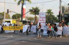 Ato na portaria da UFMG contra os cortes em Cincia